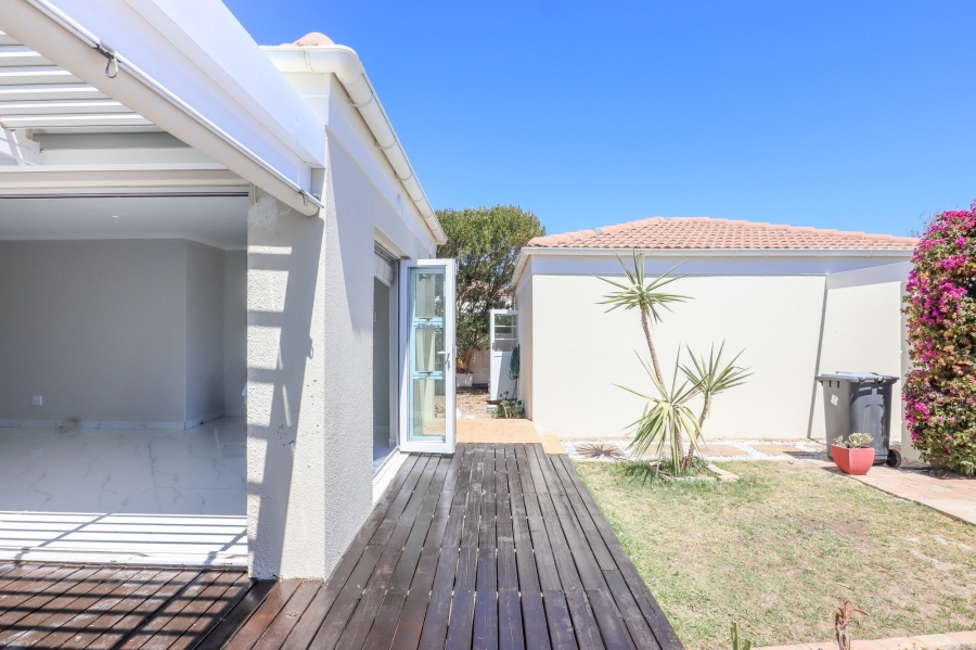 To Let 3 Bedroom Property for Rent in Sunningdale Western Cape